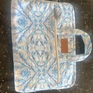 Blue and White Patterned Laptop Travel Case